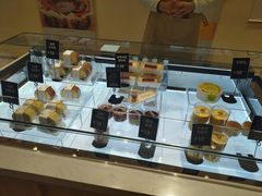 面包甜点陈列柜-分子跳动鲜活面包(五一大道店)