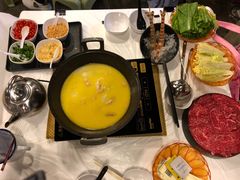 -鲜入围煮花胶鸡海鲜火锅