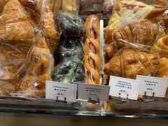 起士菠萝火腿包-莉莲蛋挞(日月光店)