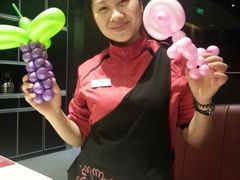 小燕子和她的气球们、-海底捞火锅(勒泰店)