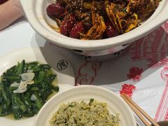 -肥肥虾庄·金牌油焖大虾(汉口城市广场店)