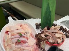 -洪氏嗨捞·广东猪肚鸡·椰子鸡火锅(西咸万象城店)