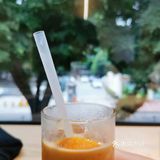 据说含酒精,所以开车不要喝。香橙味和拿铁相融合