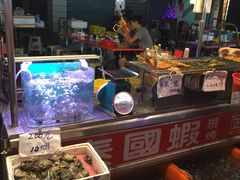 -六合夜市