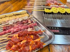 -哈尔滨小酒馆·鲜肉现穿自助烧烤(康新花园店)