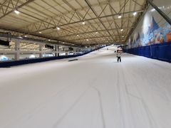 -乔波室内滑雪场