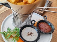 -Mark&Mars Restaurant