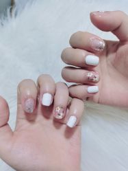 -董小姐日式美甲美睫·皮肤管理