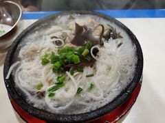 -刚砂锅鸡丝米线