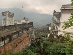 -四川汶川特大地震漩口中学遗址