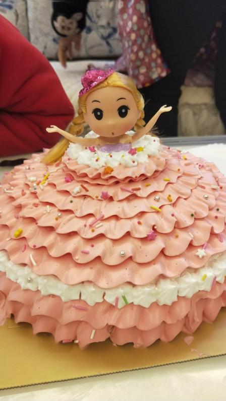 推荐:洋娃娃蛋糕