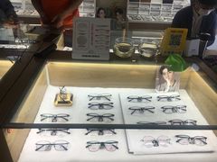 -视野联行眼镜·蔡司授权店(长白万象汇店)