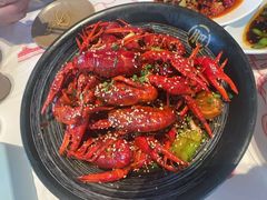 -肥肥虾庄·金牌油焖大虾(汉街SKP店)