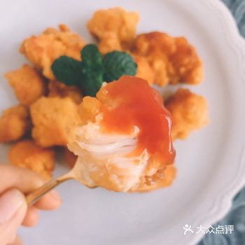 保质期12个月，需冷藏哦！薄薄的面，厚厚的肉