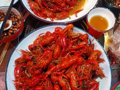 -虾弄弄海派小龙虾·牛羊蝎子火锅