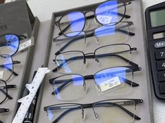 -视野联行眼镜·蔡司·尼康战略合作店(城西银泰店)