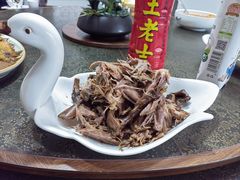-巩本明鱼屋子