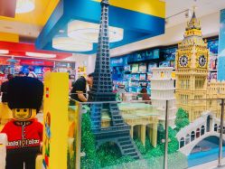 -乐高品牌旗舰店(人民广场店)