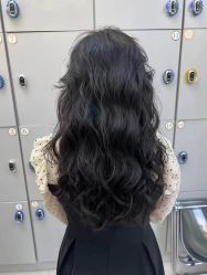 -十六番发型师事务所