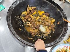 -屯老二农家铁锅炖·行业领军者(梅江店)
