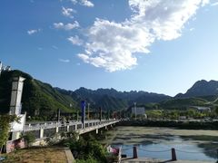 -百里峡七彩艺术小镇