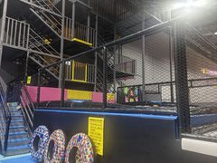 -超时空蹦床团建·VR潮玩运动娱乐·生日派对游乐园(金桥店)
