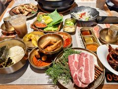 -草家酱蟹炭火烤肉店(珲春南路一店)