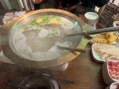 -天成·潮州牛肉脆肉鱼生蚝自助火锅