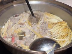 -喃喃椰·糟粕醋·椰子鸡火锅(七堡花园店)