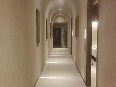 -灸春堂·艾灸·痛症·整脊连锁(之江银泰店)