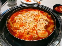 -三清洞摩西韩式年糕火锅(威高广场店)