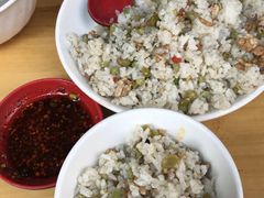 酸豆角炒饭-雷祖芳老妈蹄花店