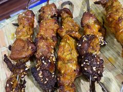-乡村馕坑肉·烧烤·新疆菜·本地人更爱吃(阿勒泰首店)