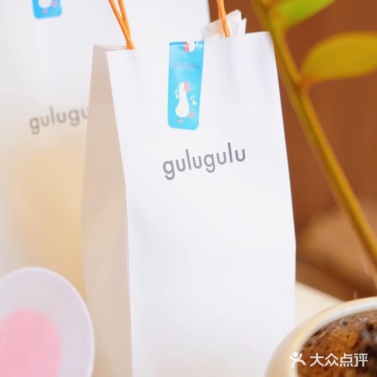 🌙抬头看，今晚月色真美，要不要来一杯椰子水？