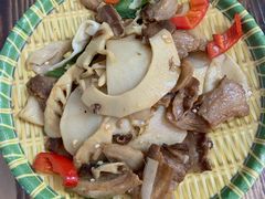 南昆山竹笋炒肉-花悦农庄 | 烧鸡·竹筒饭(沙迳高沙温泉香溪堡店)