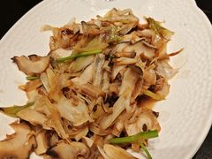 葱爆海螺片-五谷丰登农家院·地道胶东菜·海鲜烧烤(威海店)