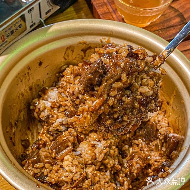 沈阳大叔家的口蘑芝士虾滑vs桑椹果酱锅包肉juju好吃呢