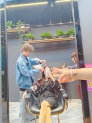 -藤野造型专业烫染接发