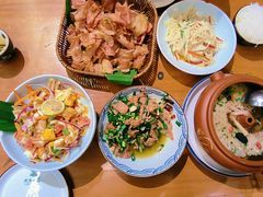 -老滇山寨•云南特色菜•地方菜•民族风情歌舞表演(金碧店)