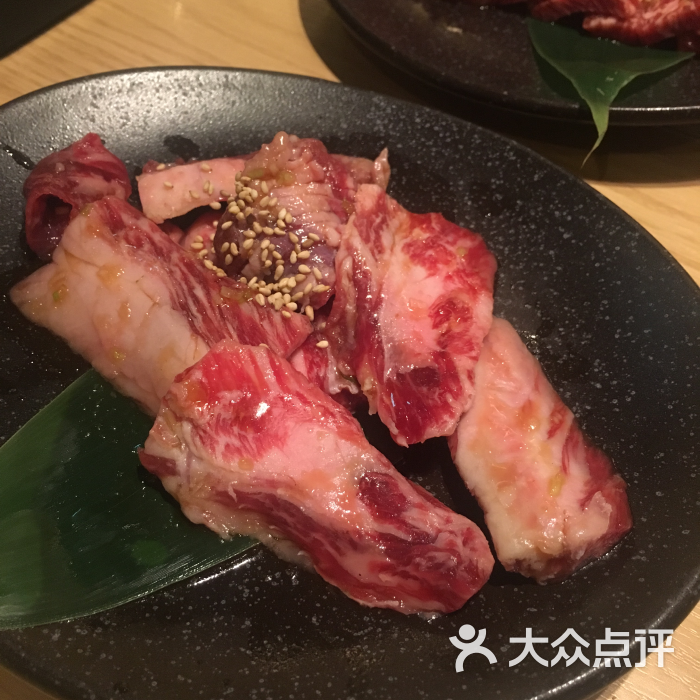 炭火焼肉 牛角图片 