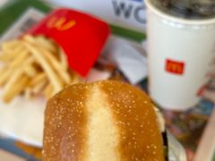 -麦当劳(新天地得来速店)