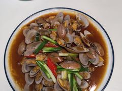 葱姜炒花蛤-鑫悦楼煎蟹·16年海鲜大排档
