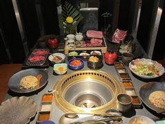 -铭牛烧肉·和牛海鲜自助(高新月牙湖店)