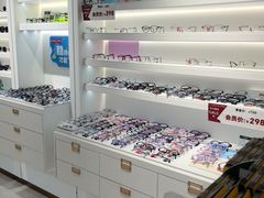 -J-Optical佳视明眼镜·蔡司视觉(青岛金茂览秀城店)