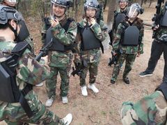 -亲兄弟真人CS团建拓展基地