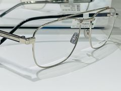 -YI OPTICAL 奕镜·蔡司战略合作店(长宁来福士店)