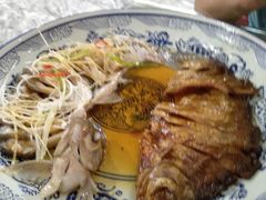 -梓檚中餐厅湖北菜小龙虾武昌鱼排骨藕汤(黄鹤楼店)