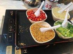 -鲜入围煮花胶鸡海鲜火锅