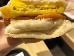 双层厚蛋烧培根粒鸡排帕尼尼-肯德基(南油店)