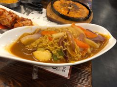 炒拉面年糕-意成料理